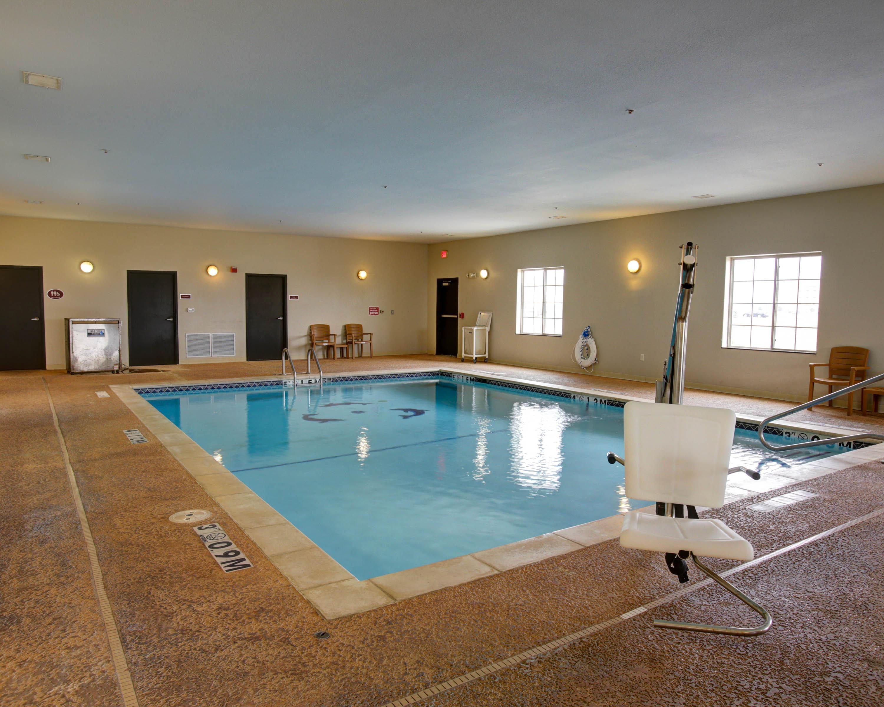 Comfort Suites Bastrop Exterior photo